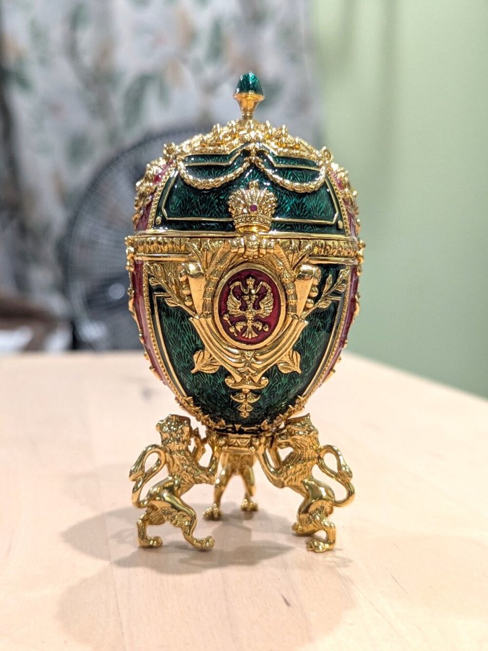 Joan Rivers Imperial Treasures III Angel Egg Trinket Box + Charm